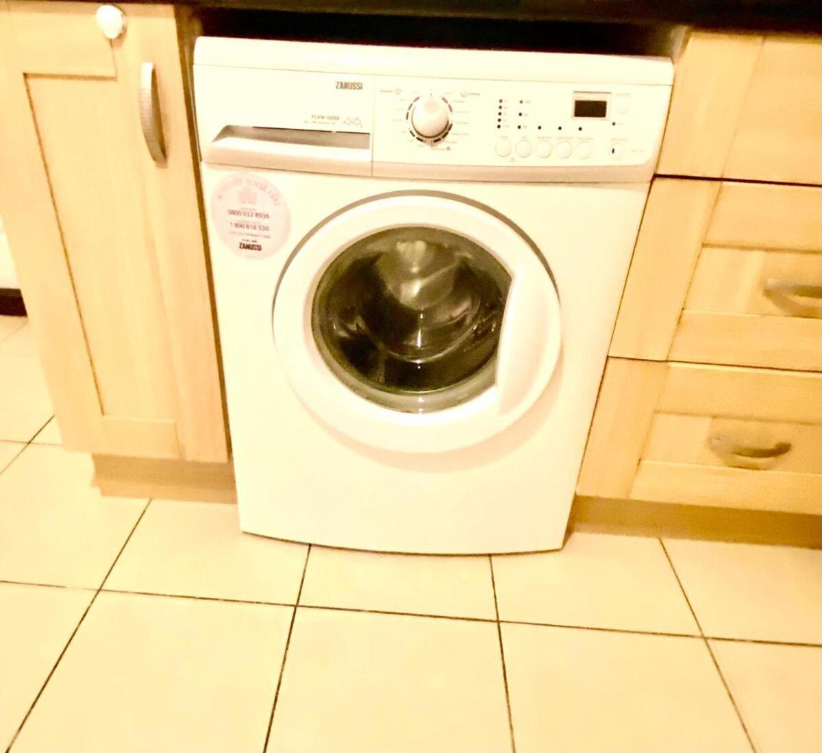 Lovely Ground Floor 2 Bedroom House Ealing Hébergement de vacances Londres